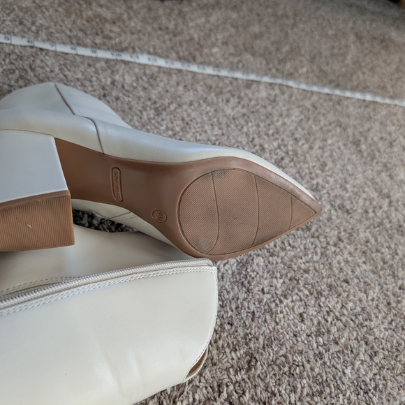 Elegant White Ankle Boots - Picture 2 of 3